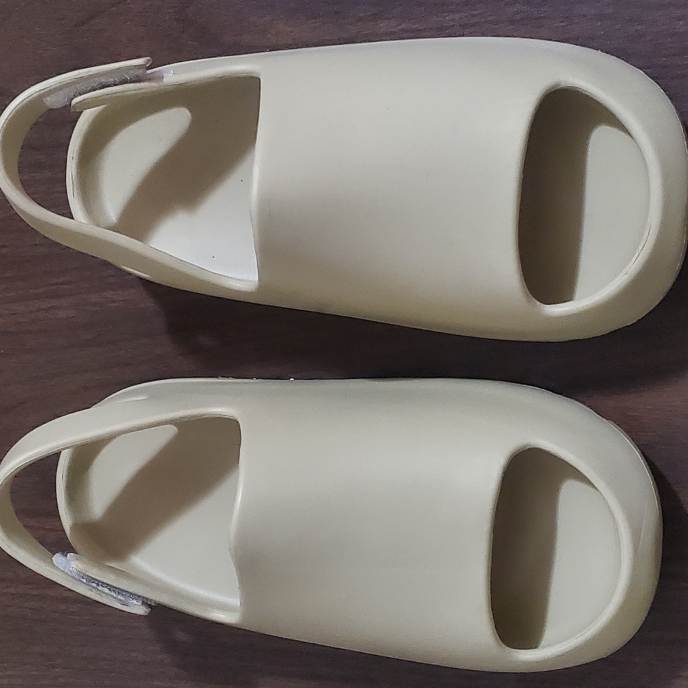 Cream Foam Textured Sandals shower shoes with Slingback - Picture 6 of 8